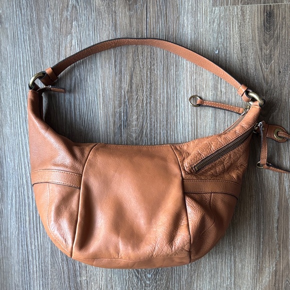 Danier Caramel Leather Hobo Bag - Picture 5 of 7